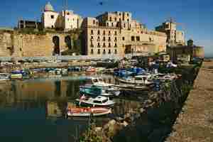 molo caligoliano pozzuoli
