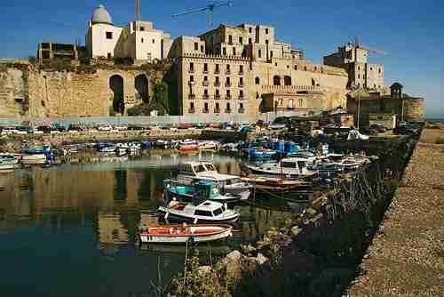 molo caligoliano pozzuoli