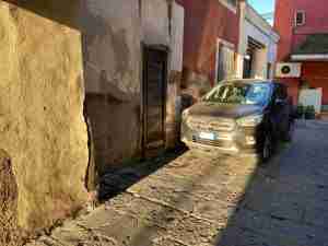 sosta-selvaggia-pozzuoli-largo-del-rosso