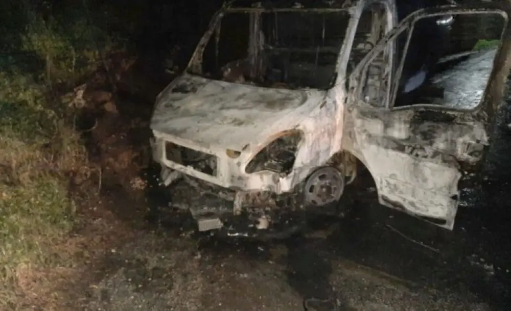 pozzuoli-fiamme-camion-rifiuti