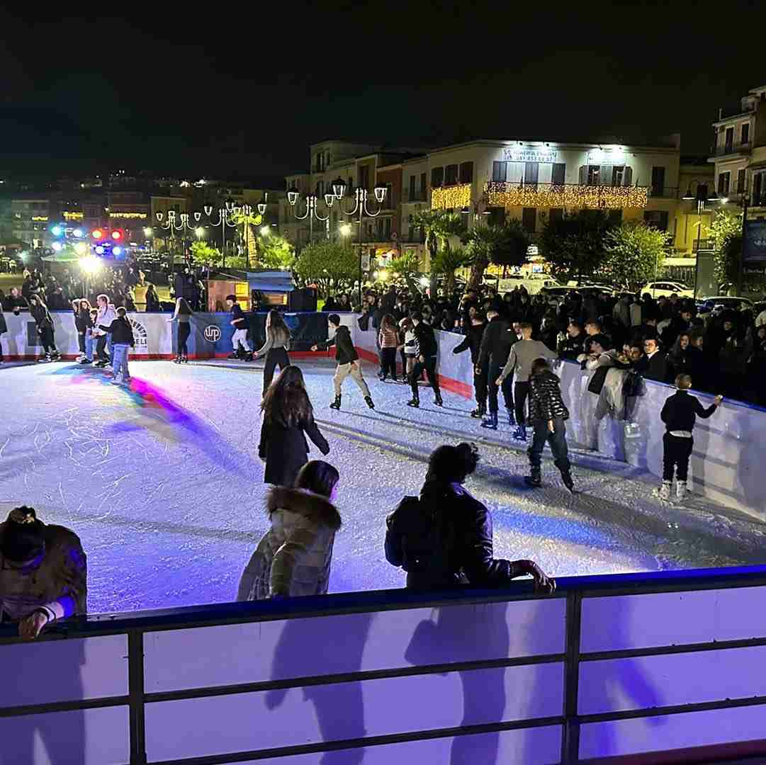 pista di ghiaccio pattinaggio a pozzuoli